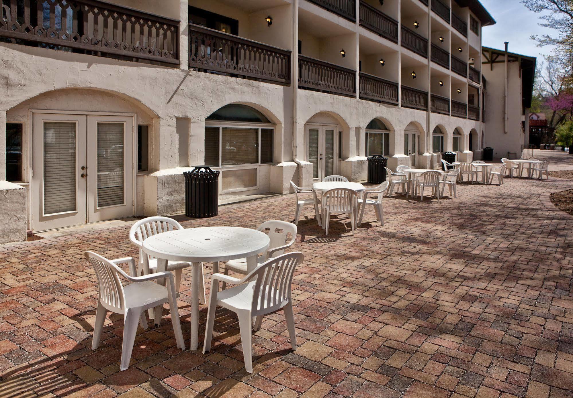 Helendorf River Inn, Suites & Conference Center ภายนอก รูปภาพ