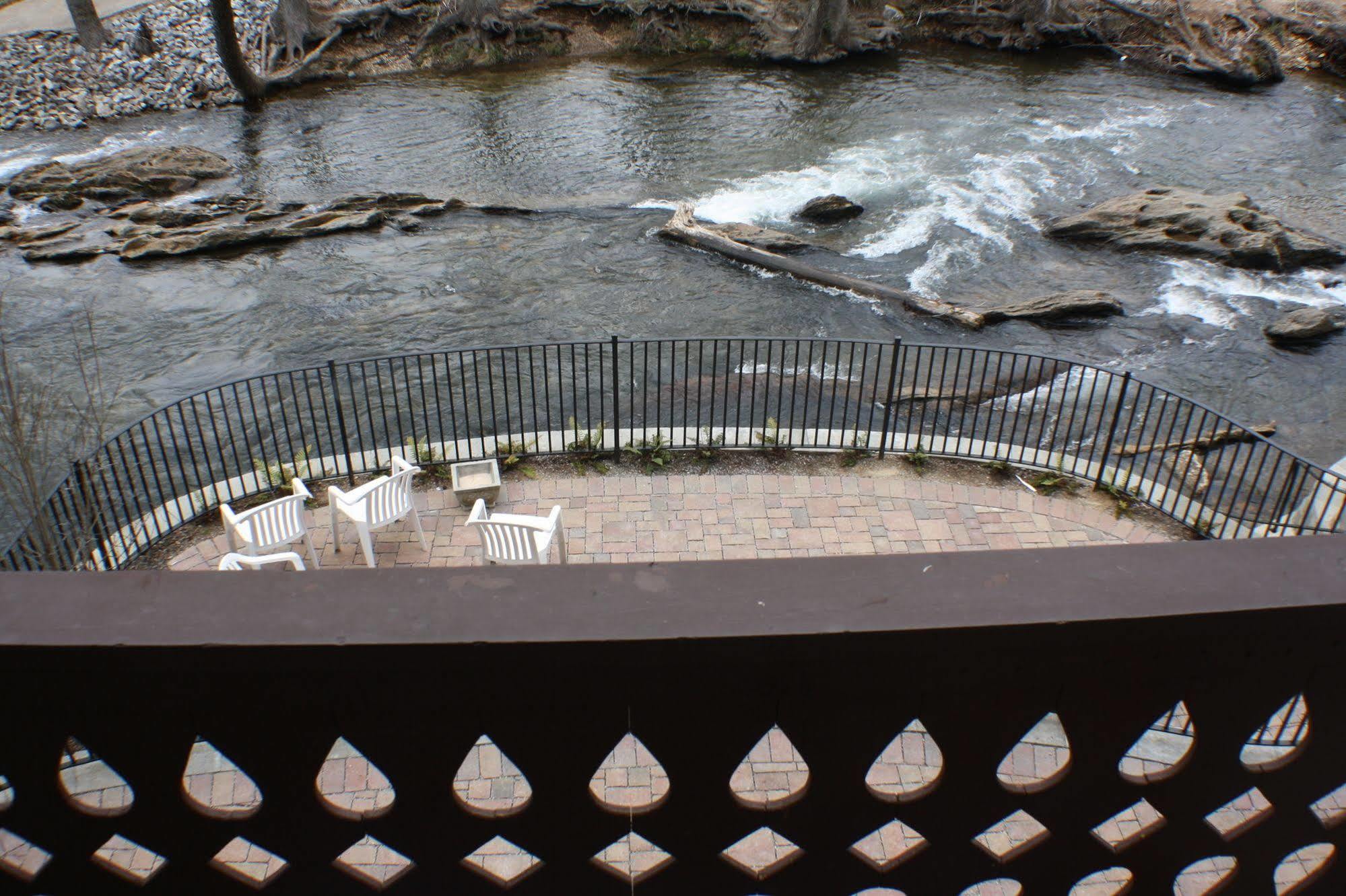 Helendorf River Inn, Suites & Conference Center ภายนอก รูปภาพ